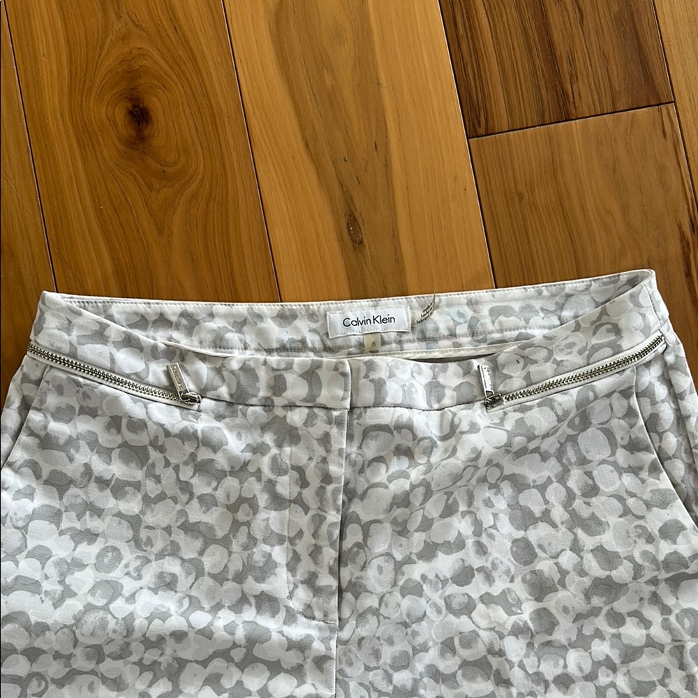 Calvin Klein Collection Gray Patterned Ankle Pants - image 3